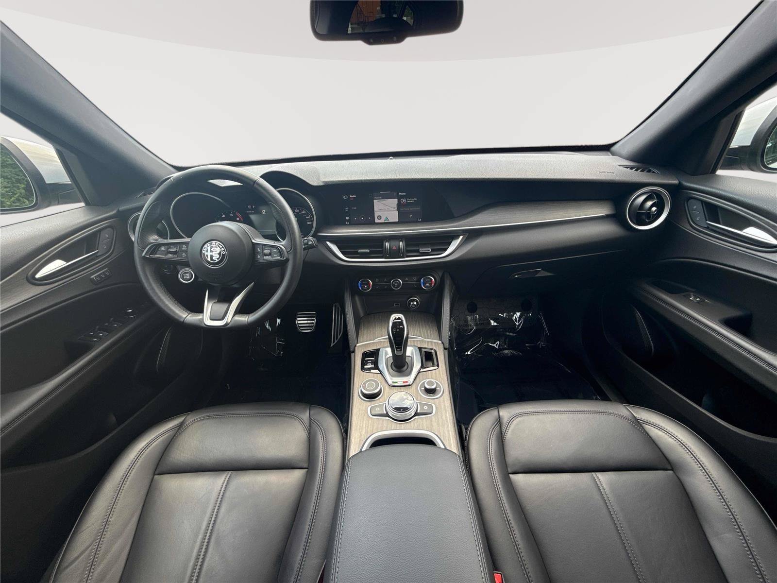 Used 2023 Alfa Romeo Stelvio Ti AWD/4WD image 13