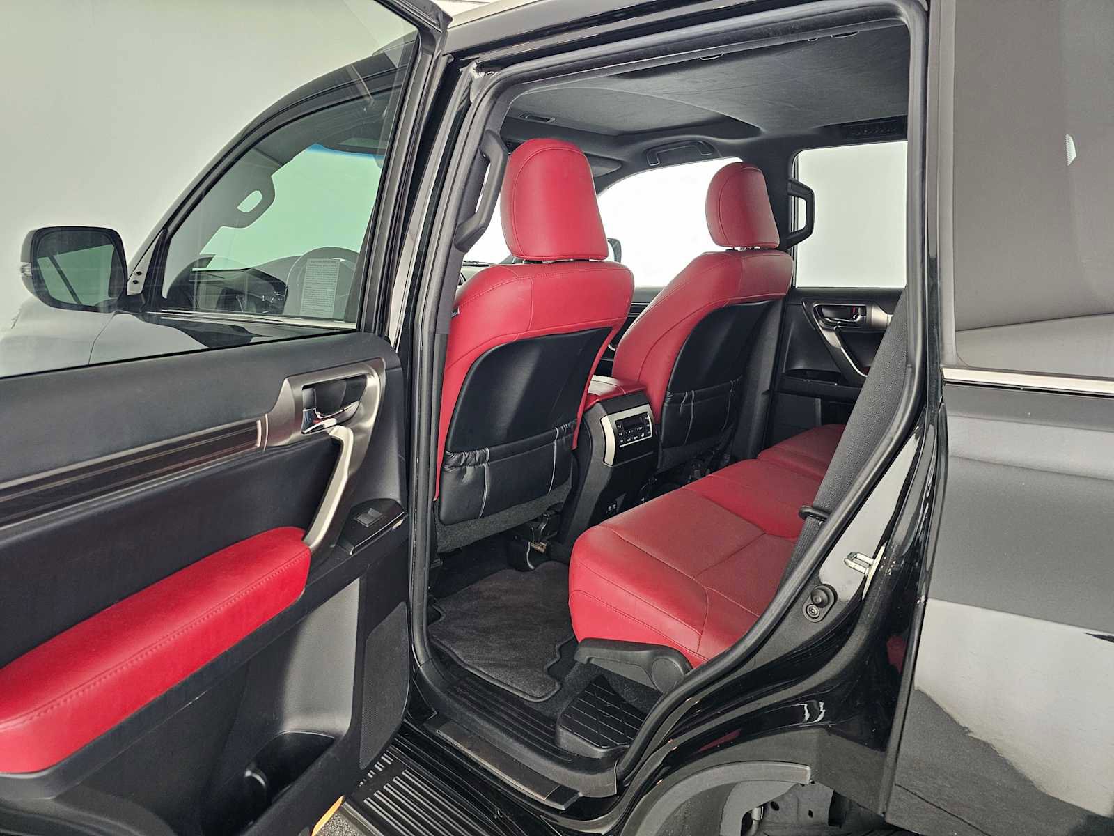 Used 2022 Lexus GX 460 Premium w/ Premium Package AWD/4WD image 17
