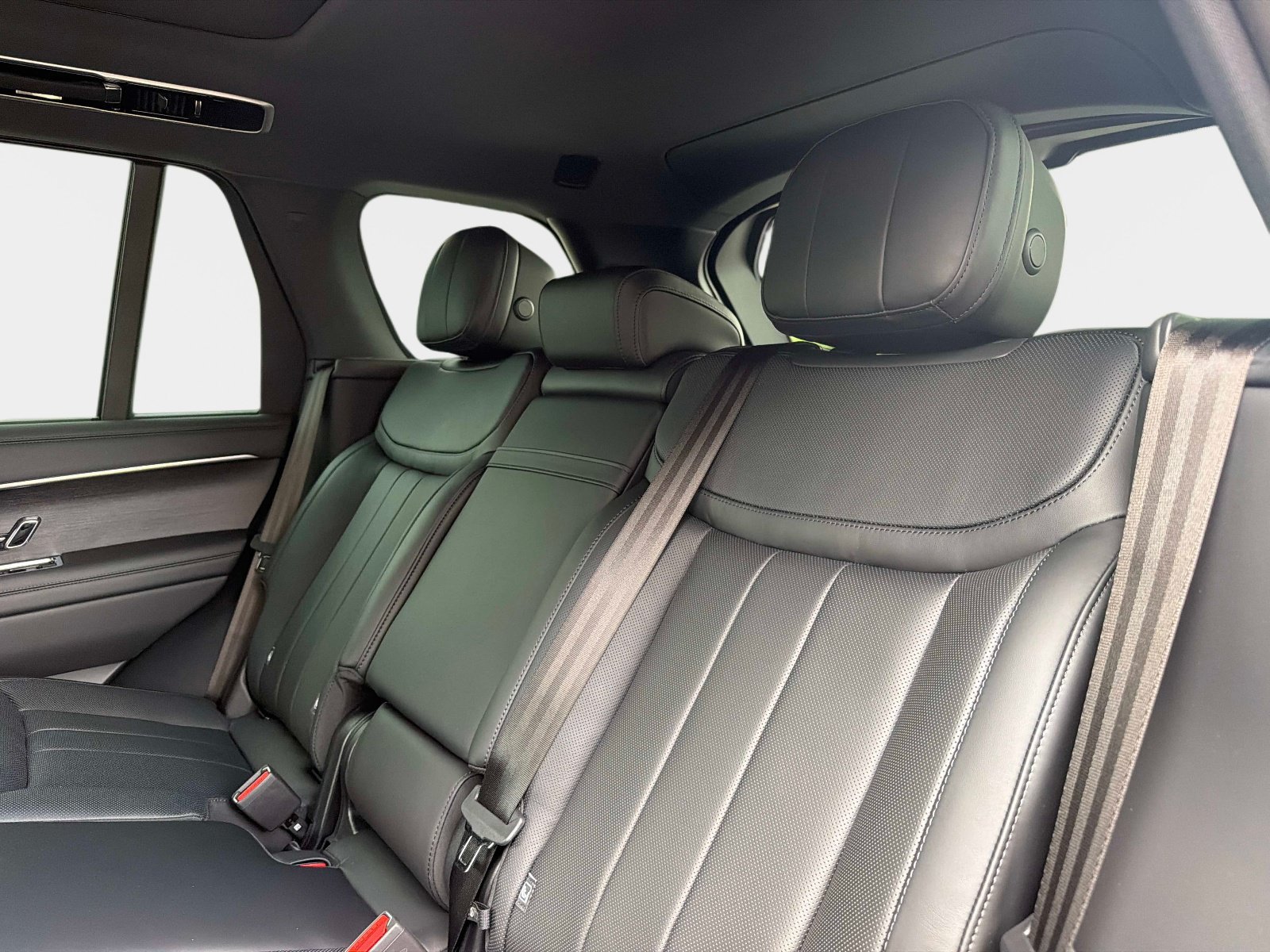 New 2026 Land Rover Range Rover SE AWD/4WD image 14