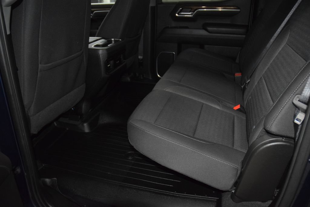 Used 2022 Chevrolet Silverado 1500 RST AWD/4WD image 44