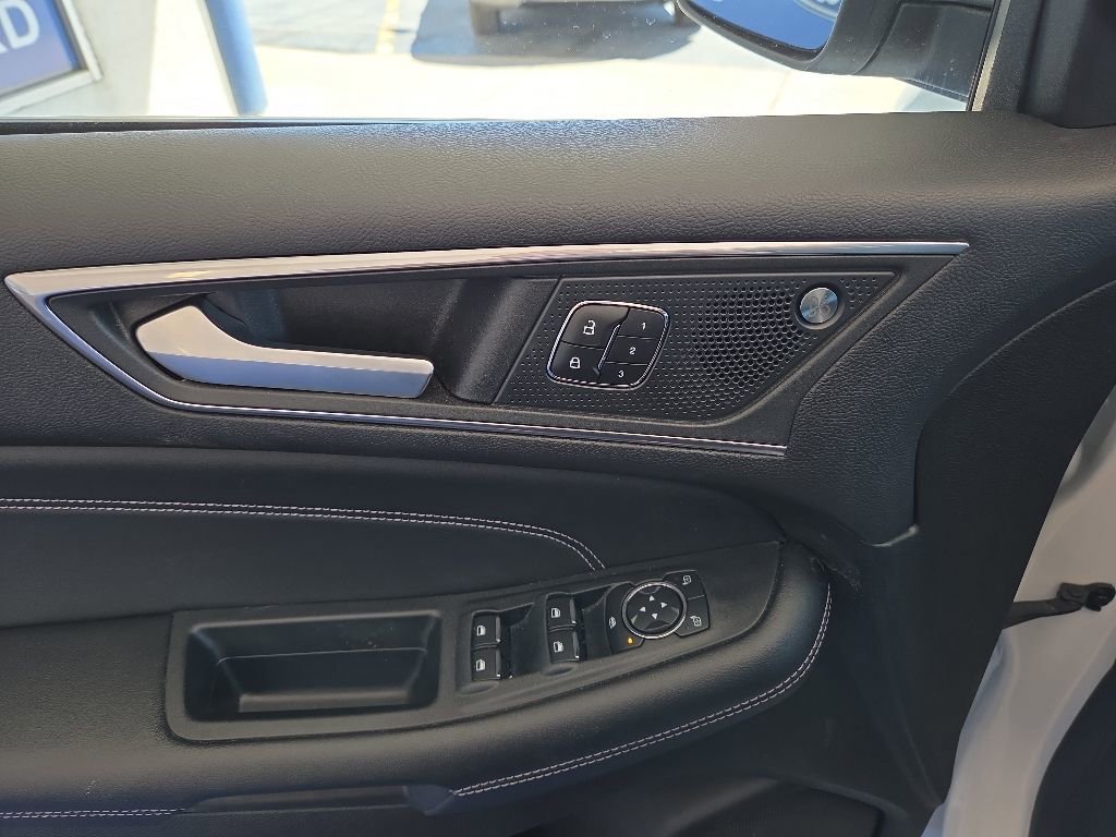 Used 2022 Ford Edge Titanium AWD/4WD image 14