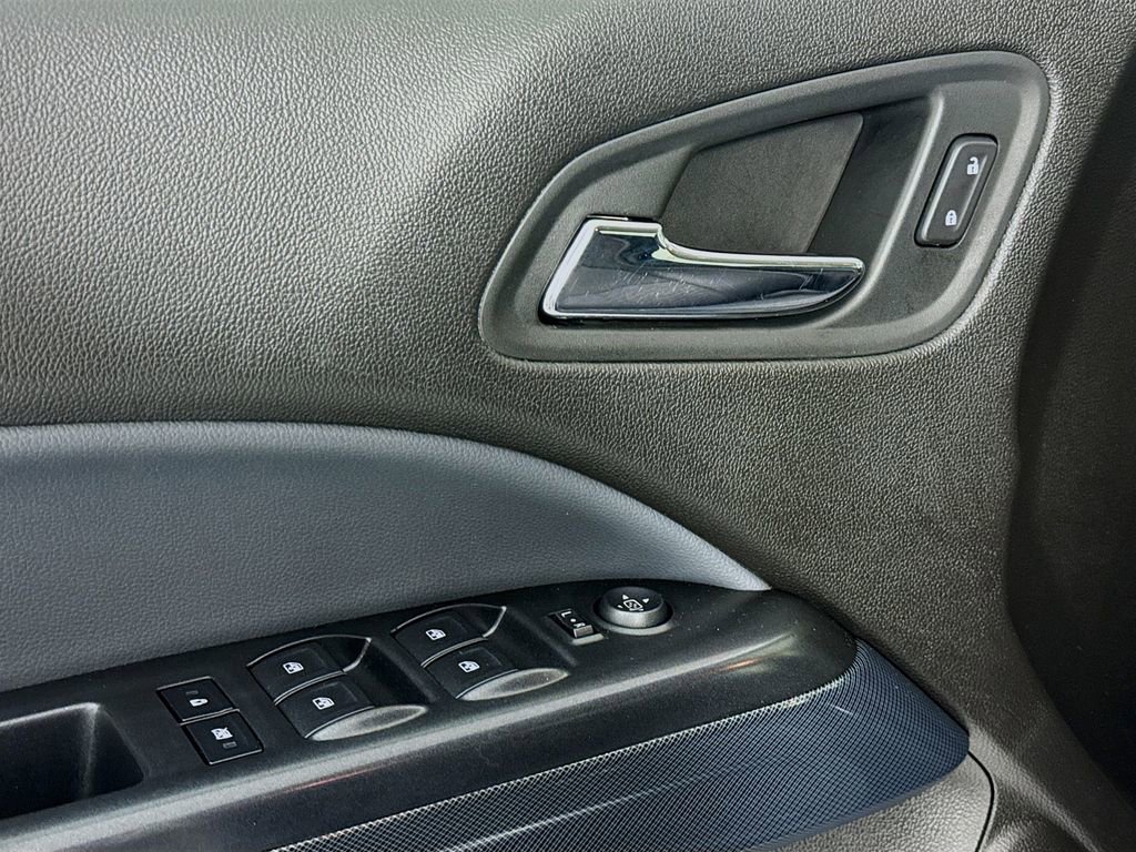 Used 2015 Chevrolet Colorado Z71 AWD/4WD image 15