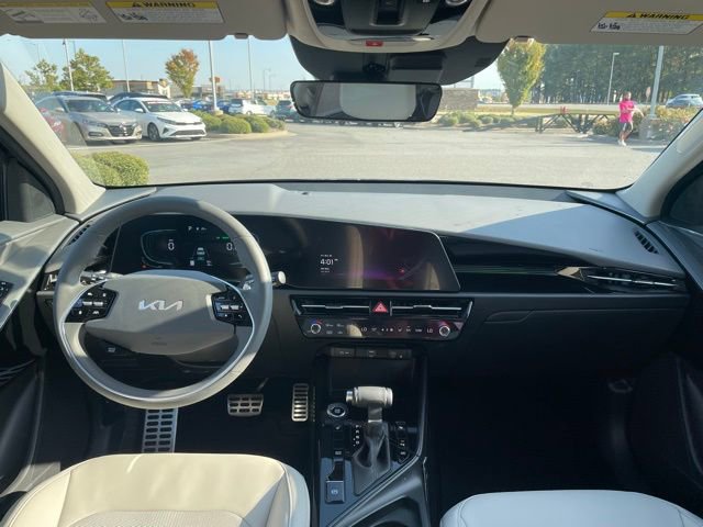 New 2025 Kia Niro EX Touring image 23