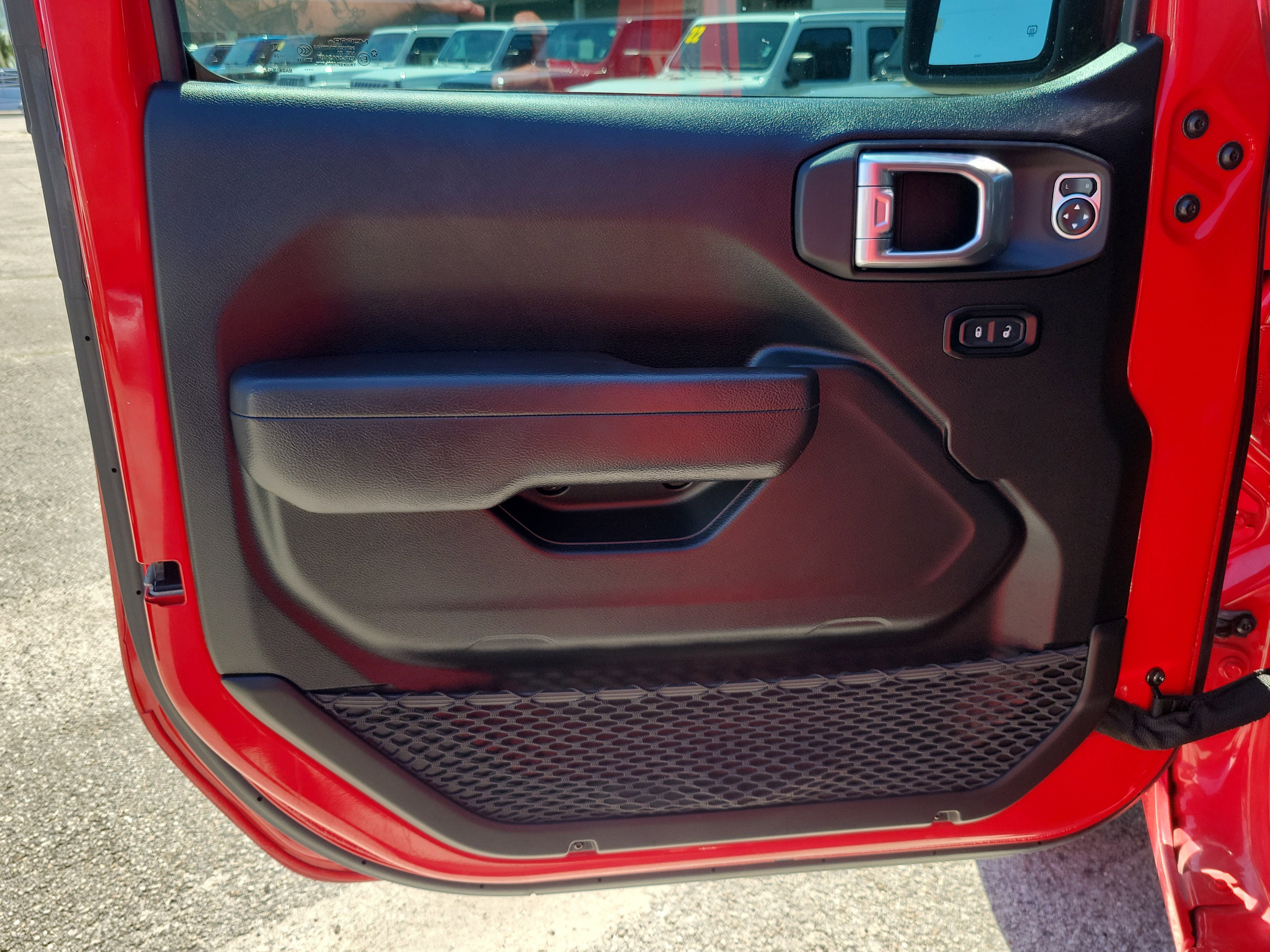 Used 2024 Jeep Gladiator Sport AWD/4WD image 14