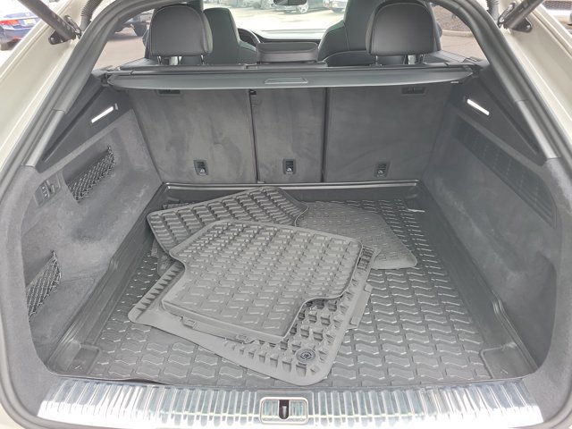 Used 2022 Audi SQ8 Prestige image 5