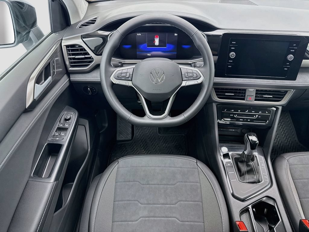 New 2026 Volkswagen Taos SE FWD image 10