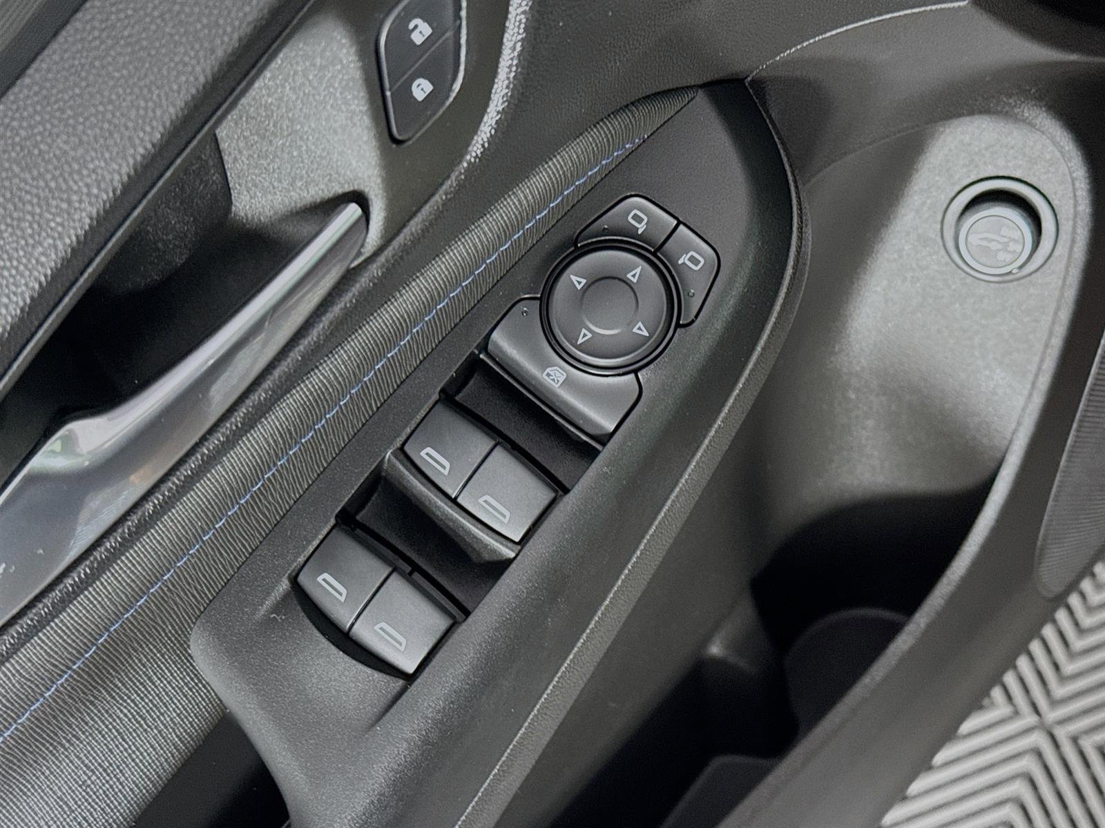 Certified 2024 Buick Envista Sport Touring w/ Convenience I Package image 18