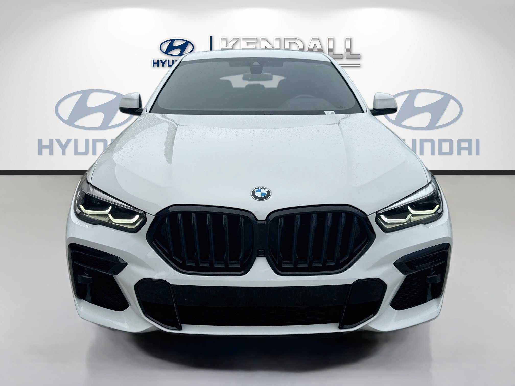 Used 2023 BMW X6 xDrive40i w/ M Sport Package AWD/4WD image 2