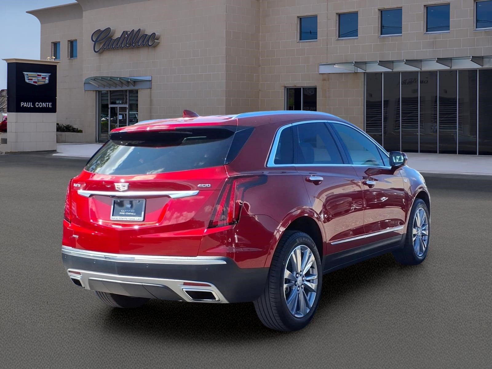 Certified 2024 Cadillac XT5 Premium Luxury w/ LPO, Floor Liner Package AWD/4WD image 4