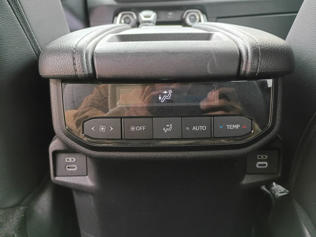 Used 2025 Toyota Grand Highlander AWD image 47