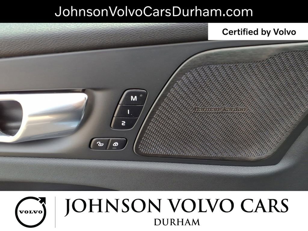 Certified 2023 Volvo XC60 B5 Ultimate w/ Climate Package image 13