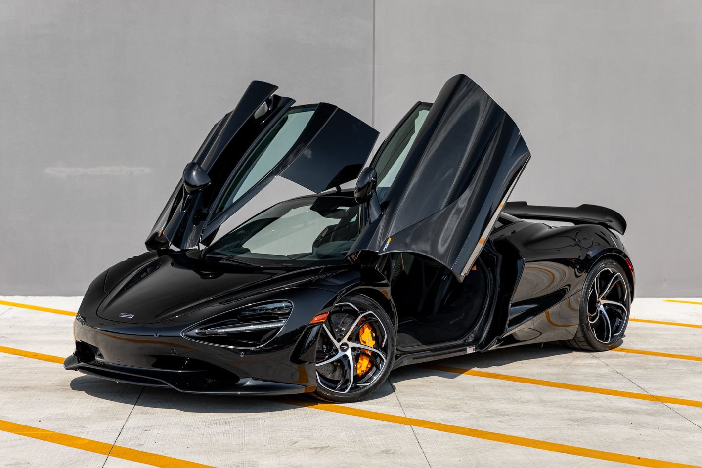 Used 2024 McLaren 750S RWD image 2
