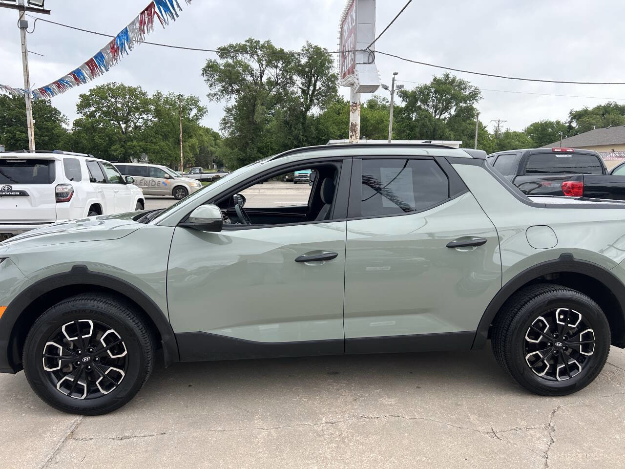 Used 2023 Hyundai Santa Cruz SEL w/ Activity Package AWD/4WD image 12