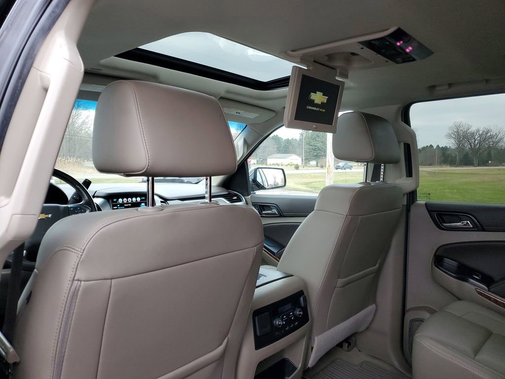 Used 2019 Chevrolet Suburban Premier image 33