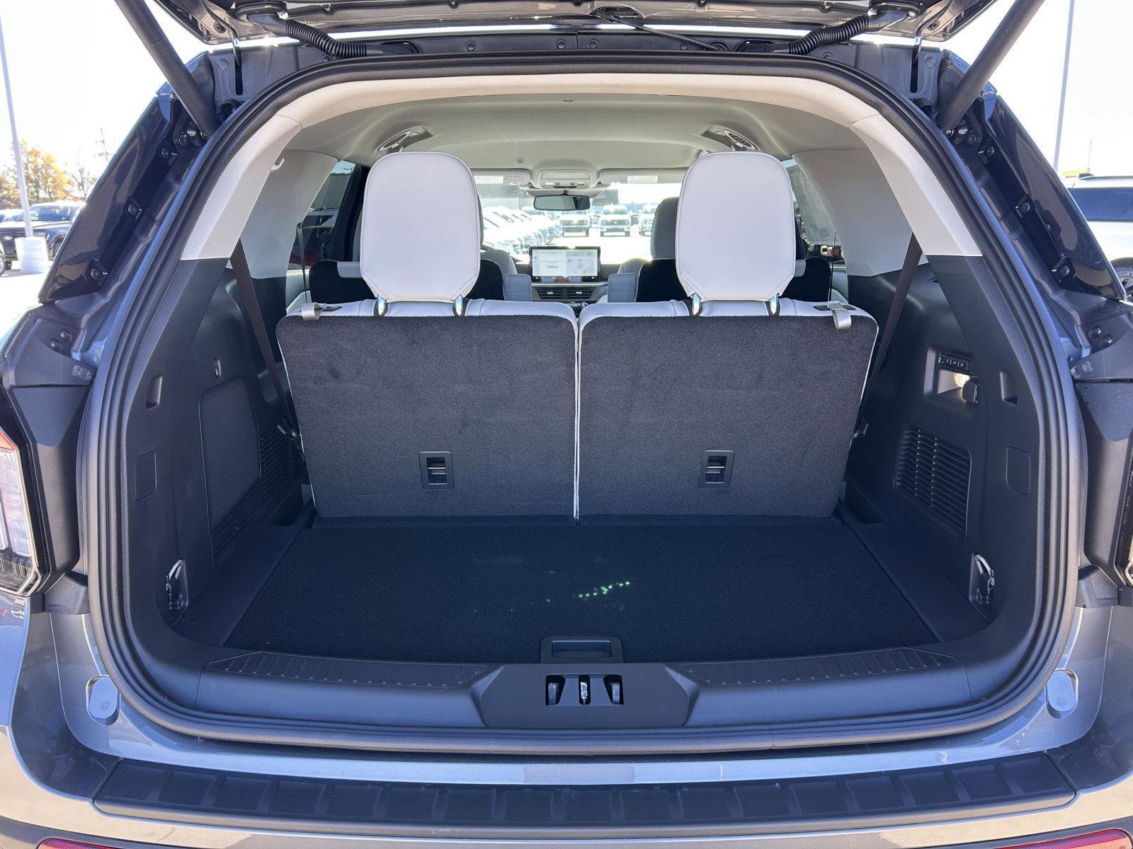 New 2026 Ford Explorer Platinum w/ LUX Leather Package image 34
