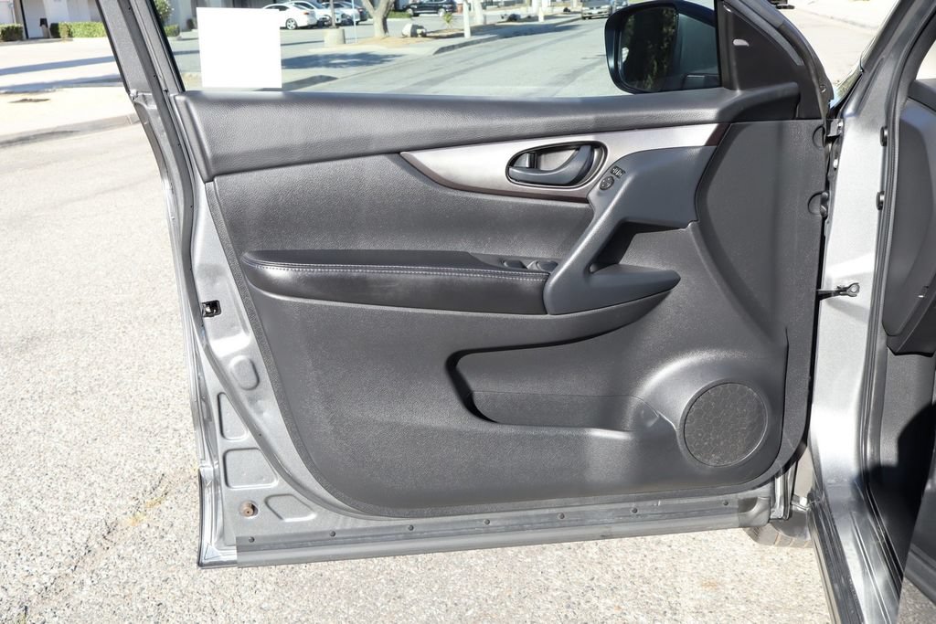 Used 2022 Nissan Rogue Sport S FWD image 18