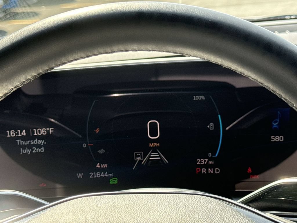 Used 2024 Cadillac Lyriq Luxury AWD/4WD image 10