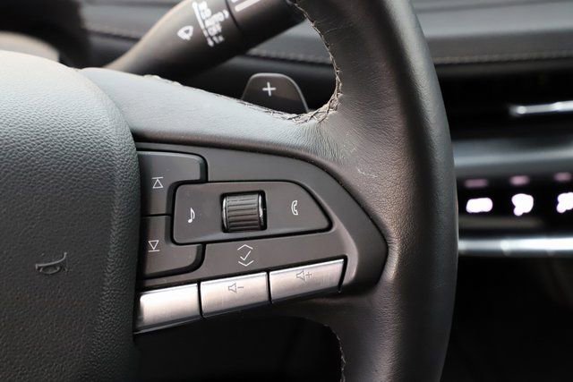 Used 2025 Cadillac XT4 Premium Luxury image 25