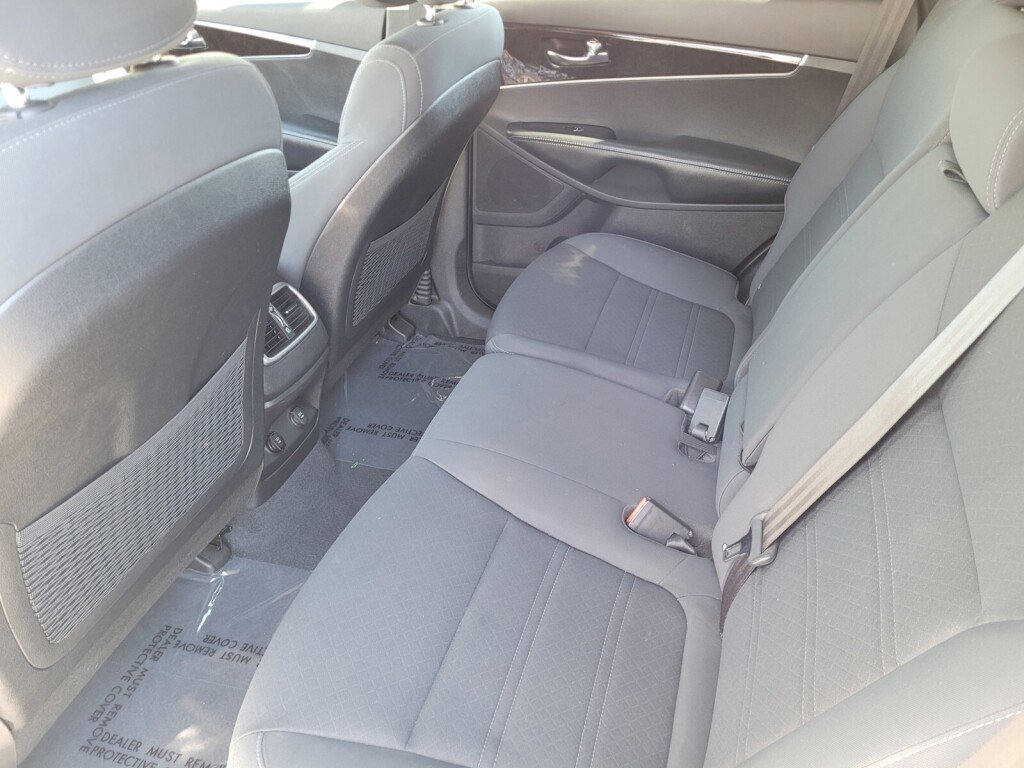 Used 2016 Kia Sorento LX image 20