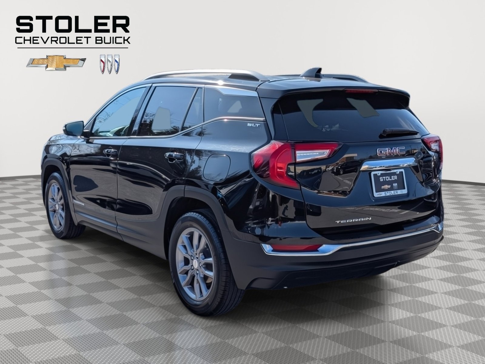 Used 2023 GMC Terrain SLT image 3