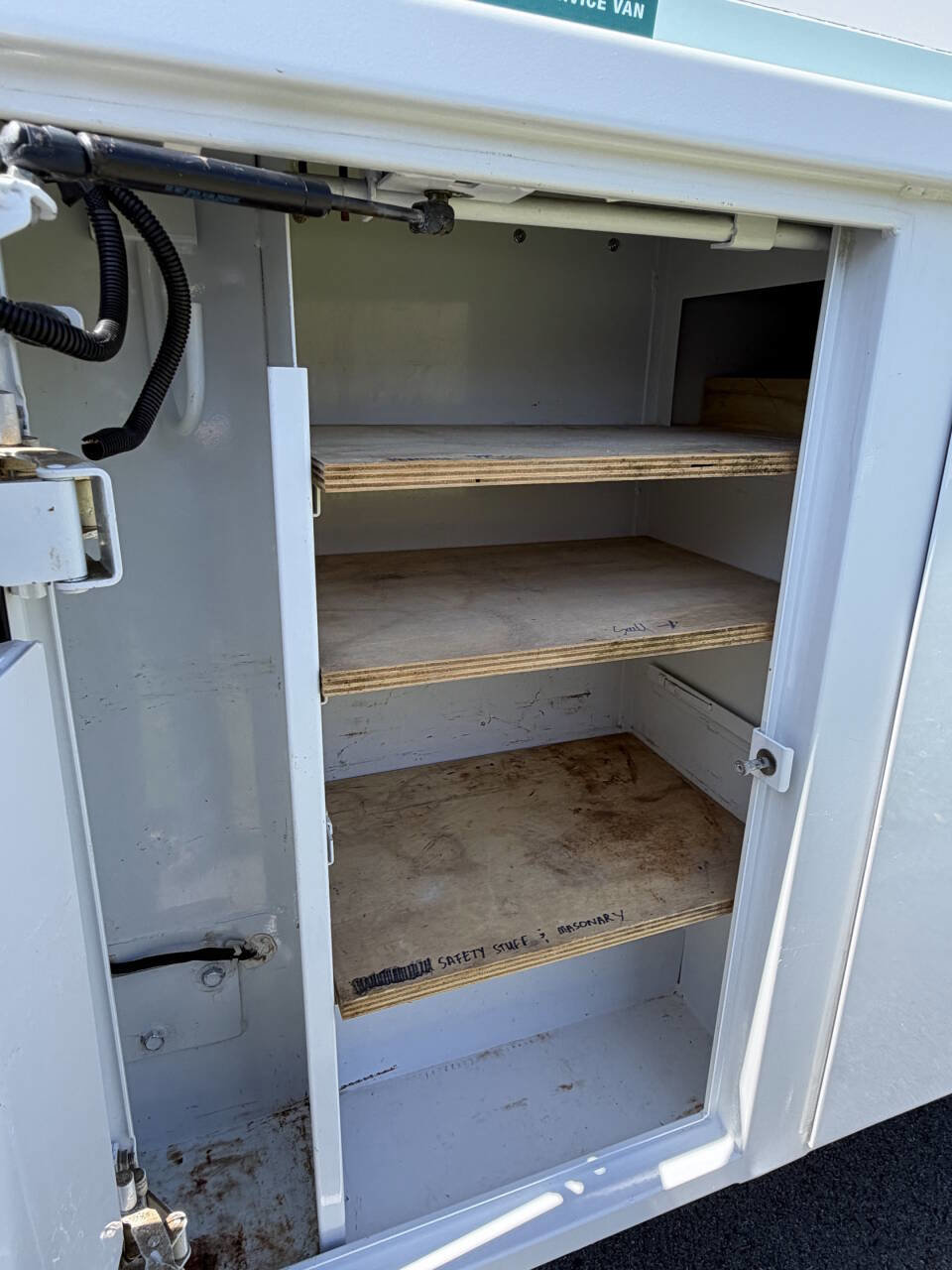 Used 2011 Chevrolet Express 3500 RWD image 18