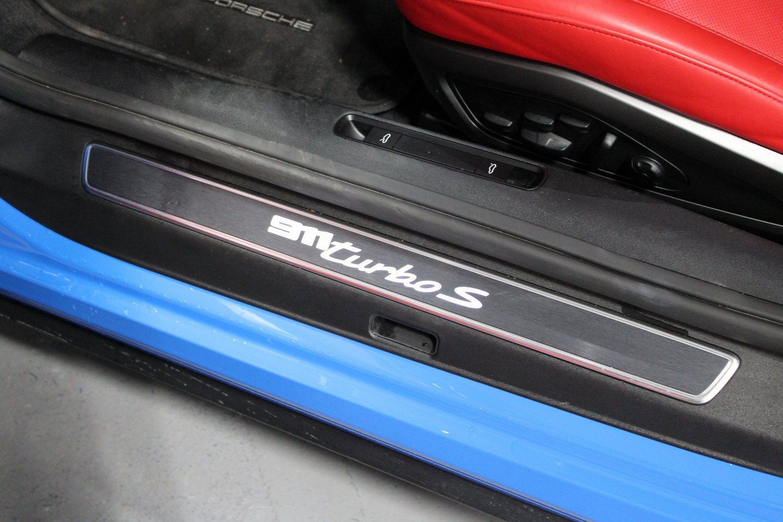 Certified 2024 Porsche 911 Turbo S AWD/4WD image 19