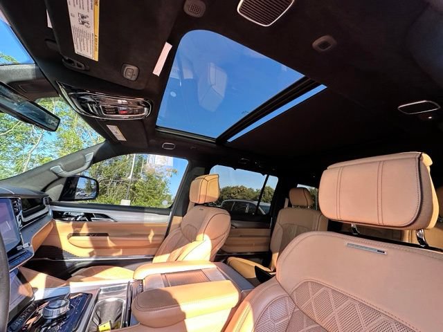 Used 2023 Jeep Grand Wagoneer L Series III AWD/4WD image 26