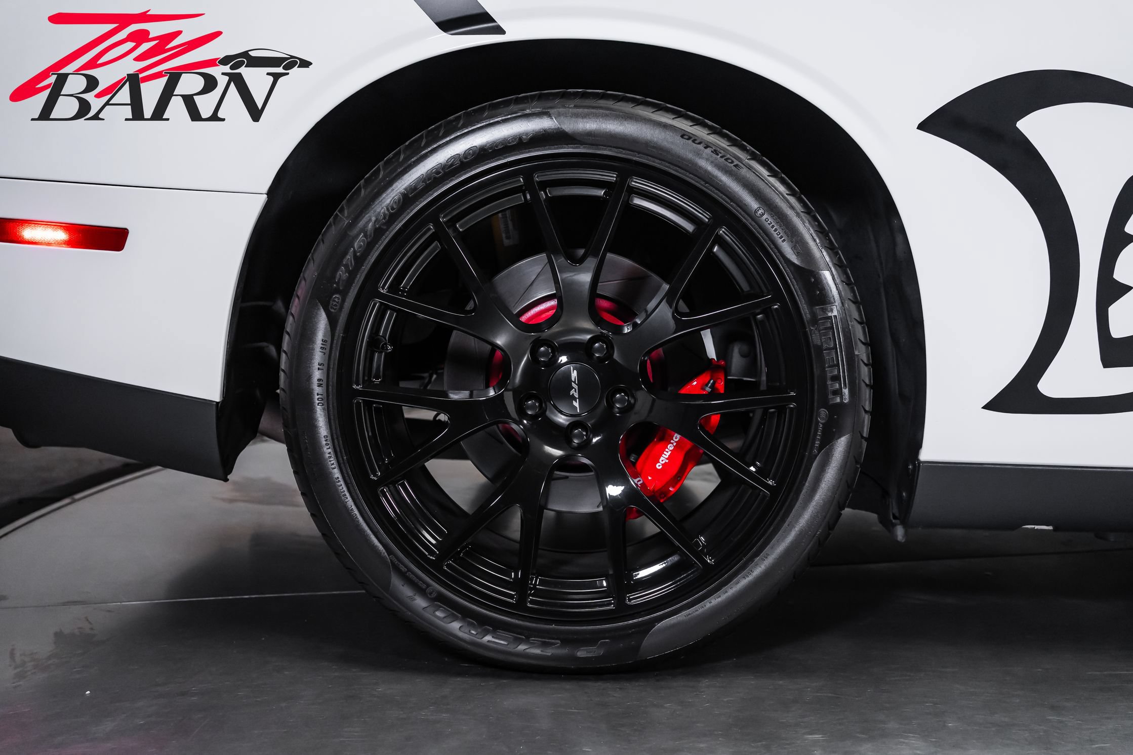 Used 2015 Dodge Challenger SRT Hellcat RWD image 15