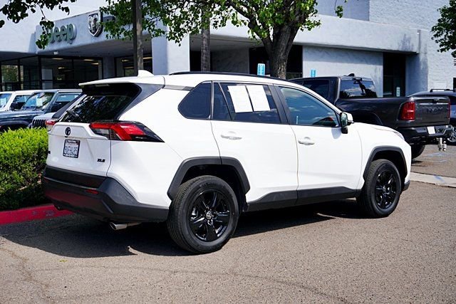 Used 2025 Toyota RAV4 XLE w/ Convenience Package FWD image 9