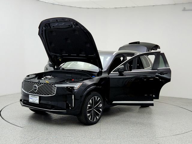 New 2026 Volvo XC90 B6 Plus w/ Protection Package Premier image 9