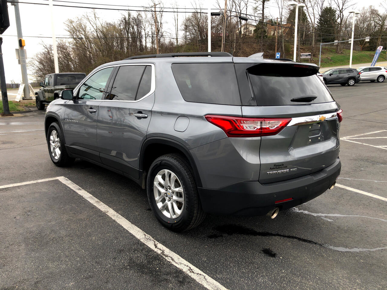 Used 2020 Chevrolet Traverse LT image 8
