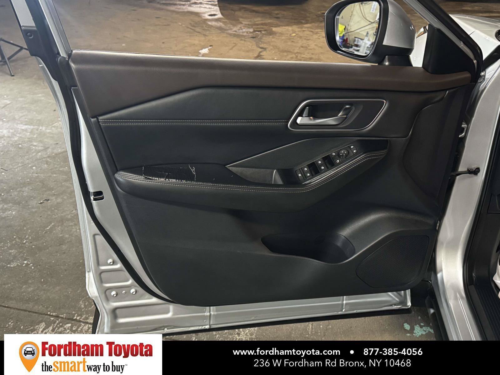 Used 2021 Nissan Rogue SV w/ Premium Package AWD/4WD image 15