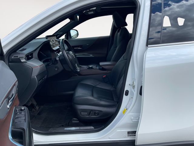 Used 2024 Toyota Venza Limited AWD/4WD image 9