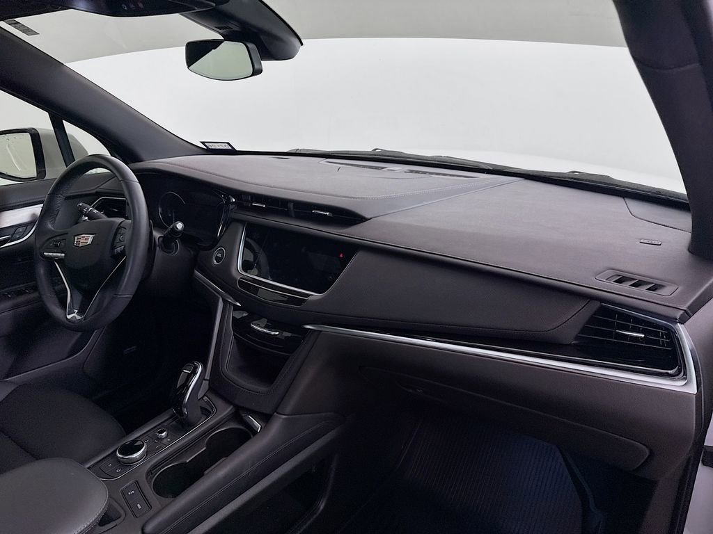 Used 2024 Cadillac XT6 Luxury AWD/4WD image 31