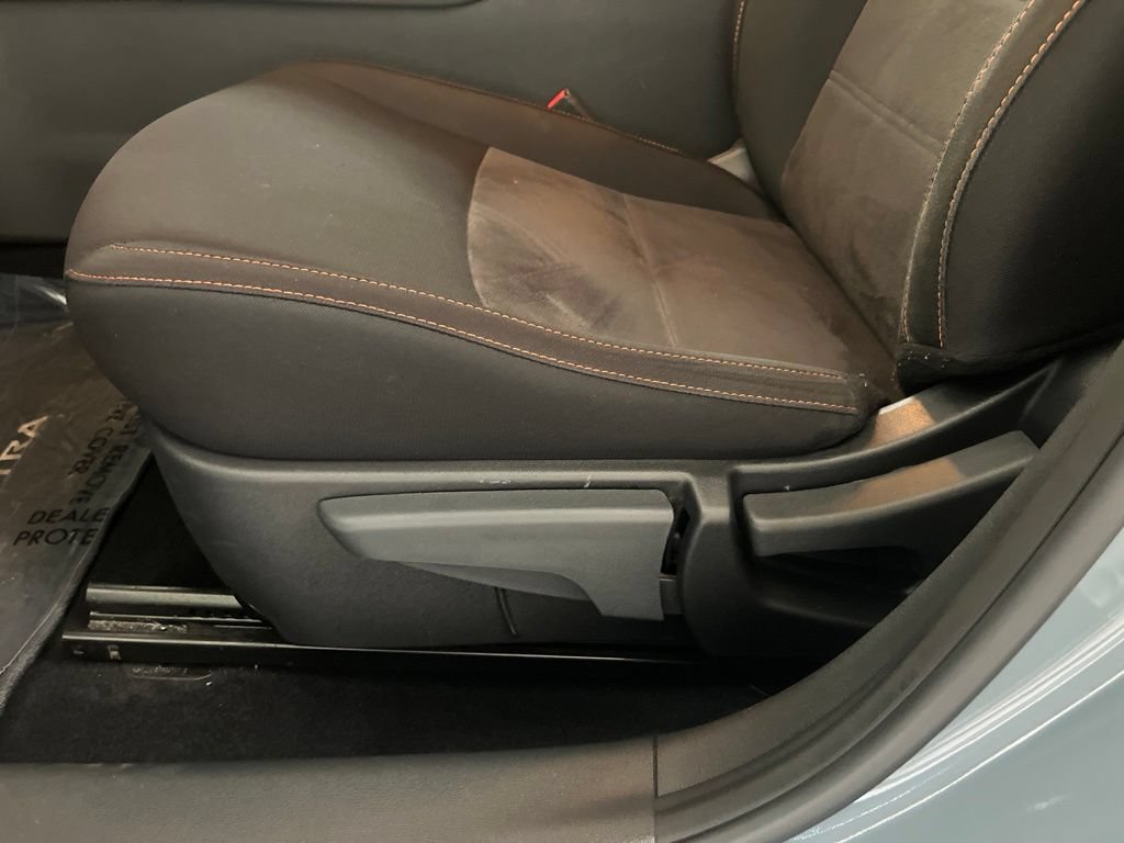 Used 2025 Nissan Sentra SR FWD image 51