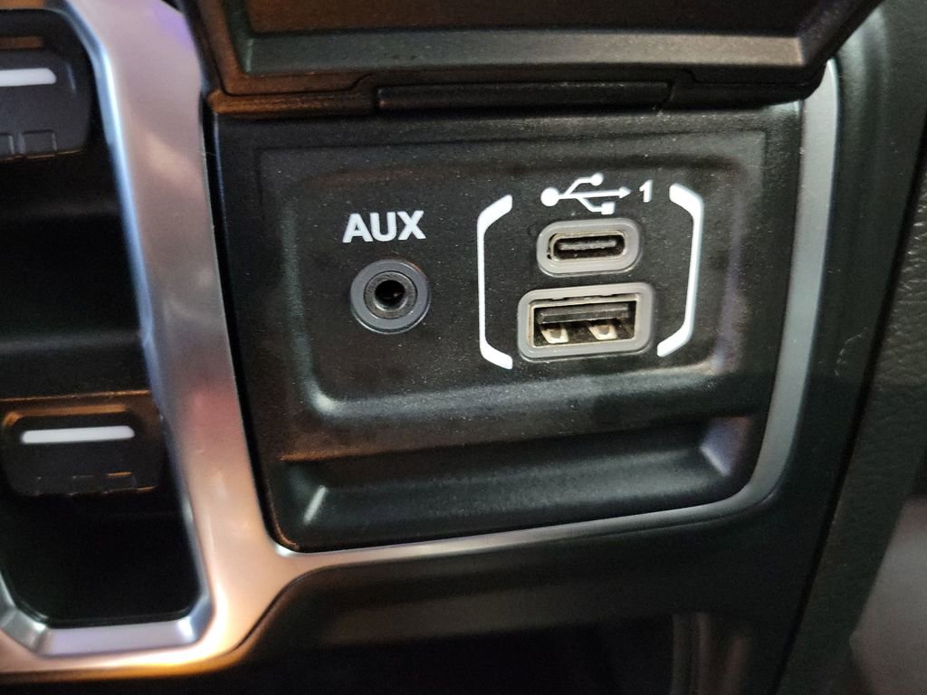 Certified 2022 Jeep Wrangler Unlimited Sahara AWD/4WD image 36