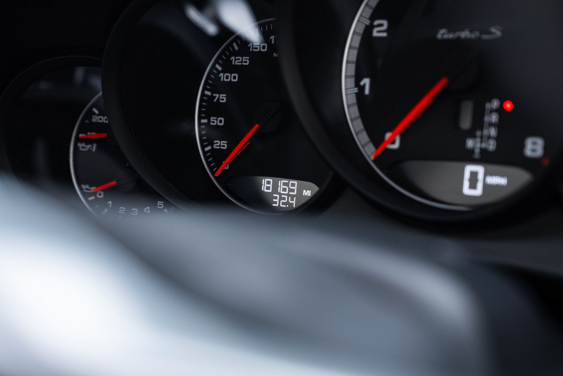 Used 2016 Porsche 911 Turbo S image 40