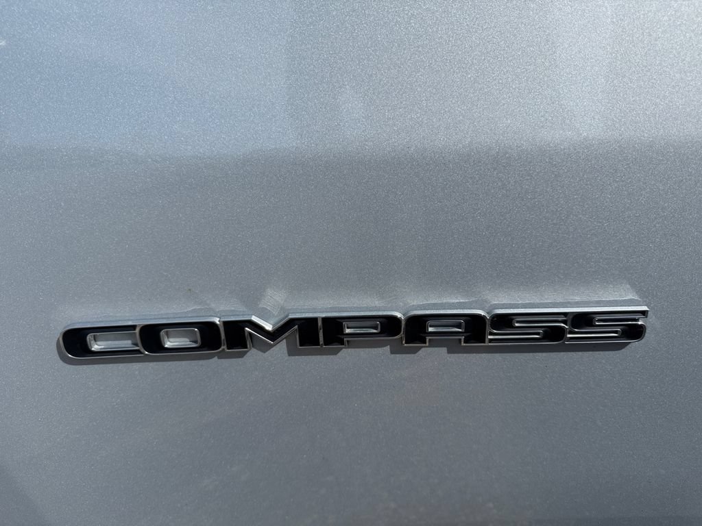 Used 2025 Jeep Compass Limited AWD/4WD image 38