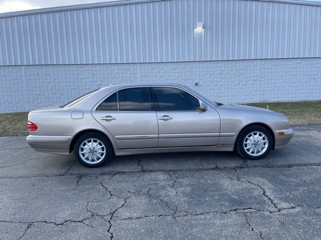Used 2000 Mercedes-Benz E 320 Sedan image 17