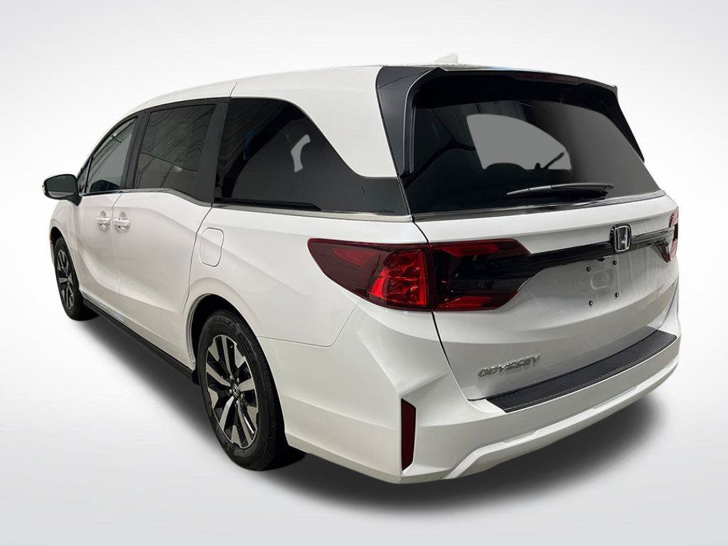 Certified 2026 Honda Odyssey EX-L image 3
