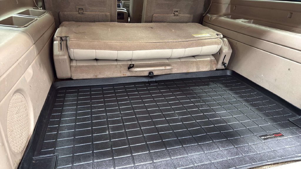 Used 2003 Chevrolet Suburban Z71 AWD/4WD image 7