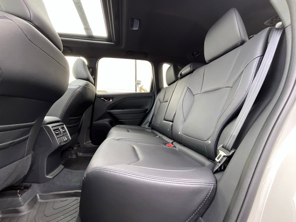 Certified 2025 Subaru Forester Limited image 12