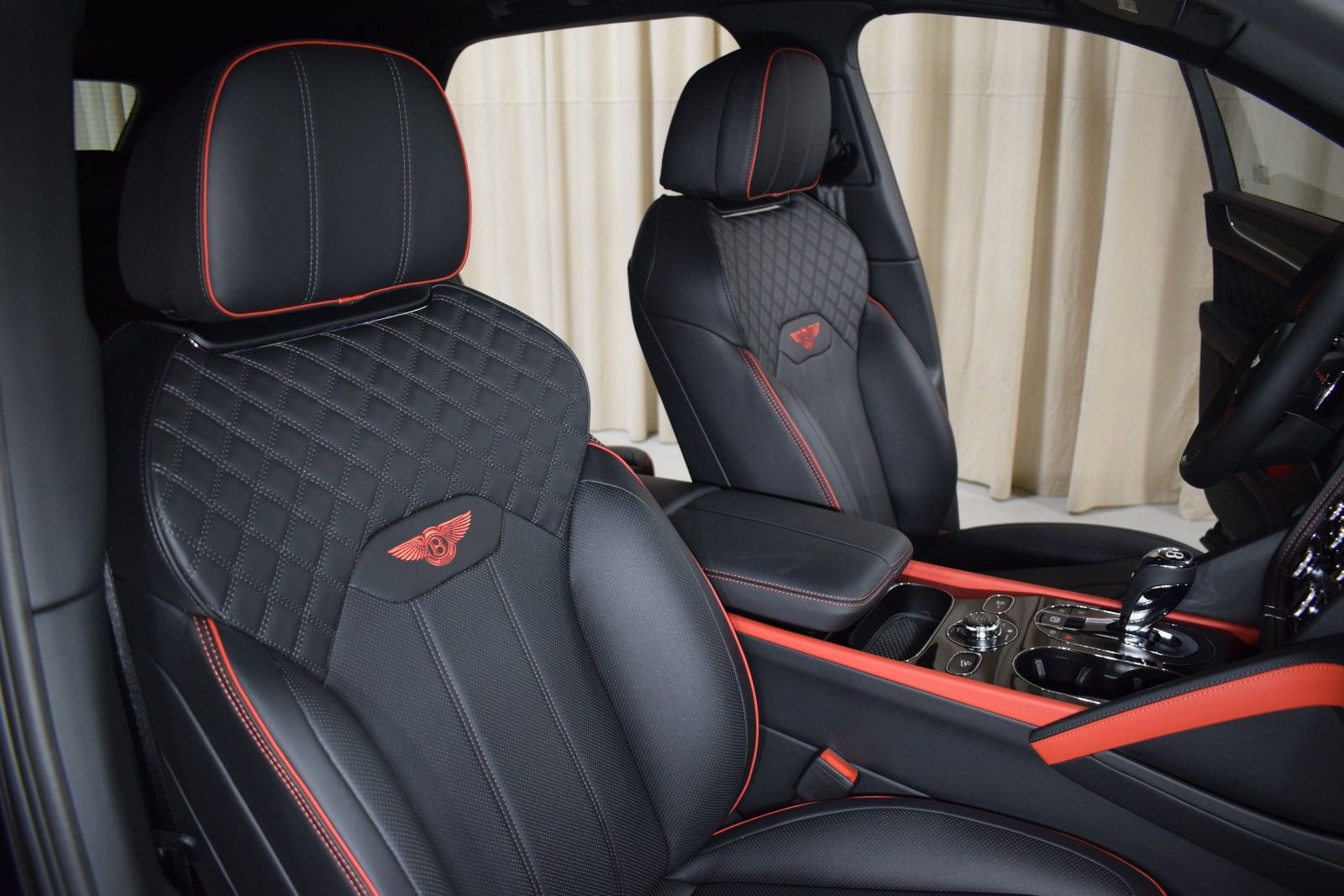 New 2025 Bentley Bentayga AWD/4WD image 24