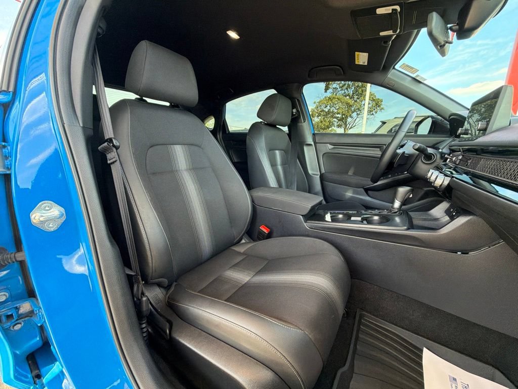 Used 2025 Honda Civic Sport image 28