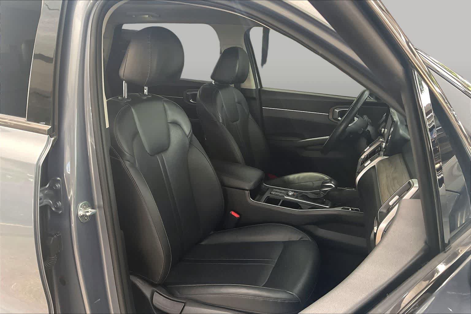 Used 2022 Kia Sorento S w/ Panoramic Sunroof Package AWD/4WD image 9