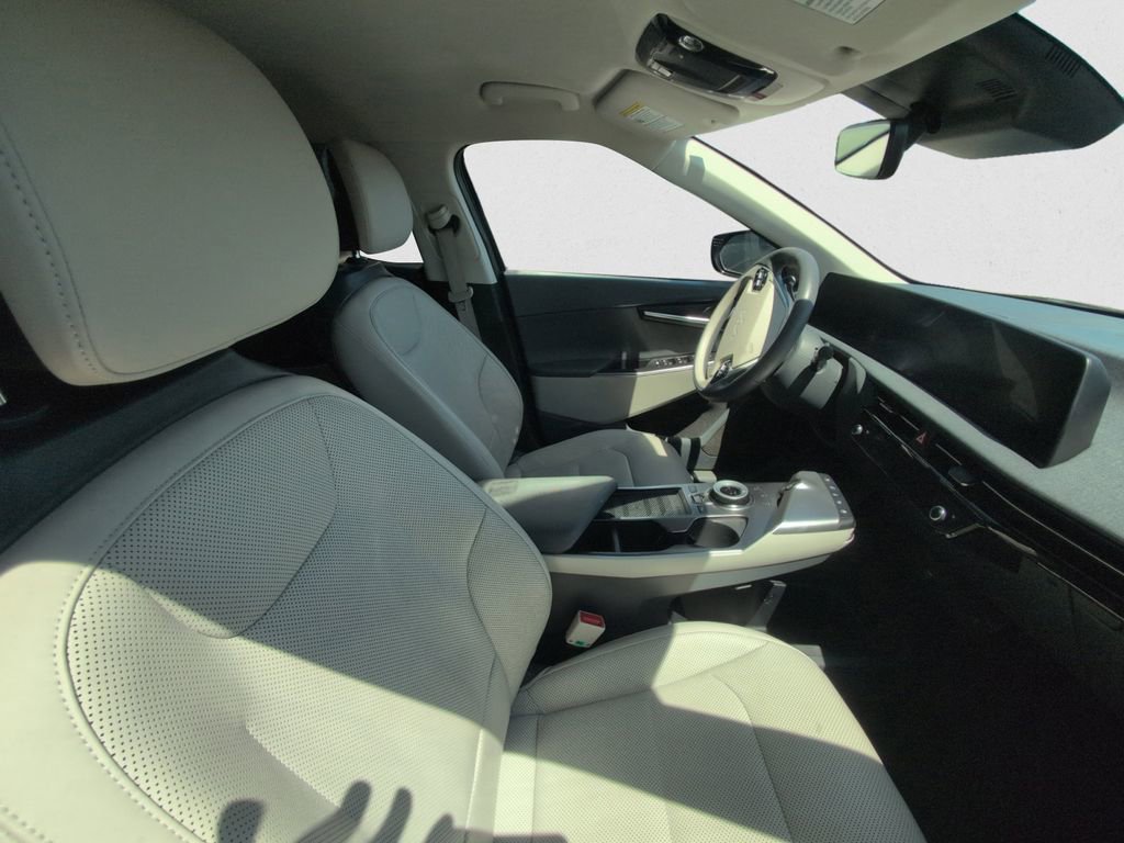 Used 2023 Kia EV6 Wind w/ Wind Technology Package AWD/4WD image 13