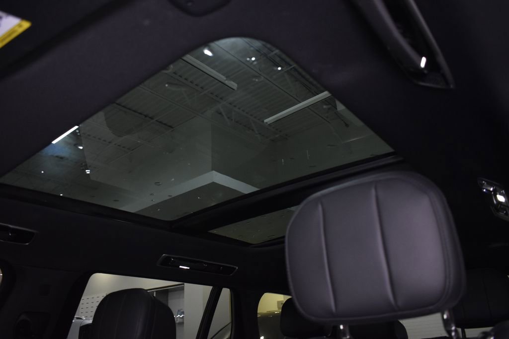 Used 2025 Land Rover Range Rover Long Wheelbase SE image 41