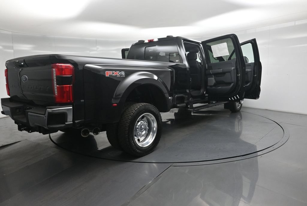 New 2026 Ford F450 Lariat w/ Lariat Premium Package AWD/4WD image 4