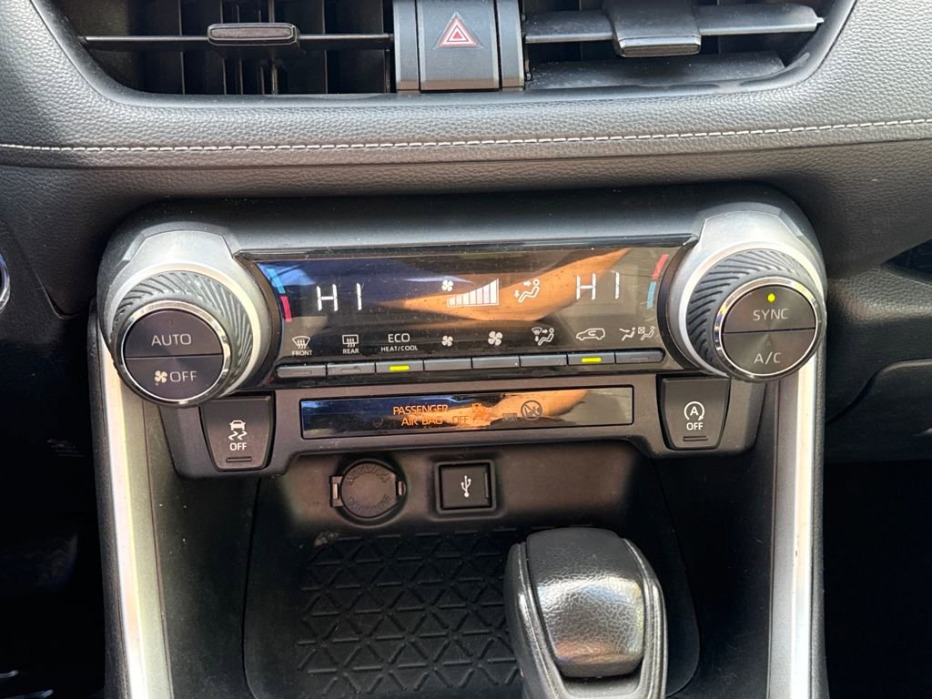 Used 2020 Toyota RAV4 XLE image 22