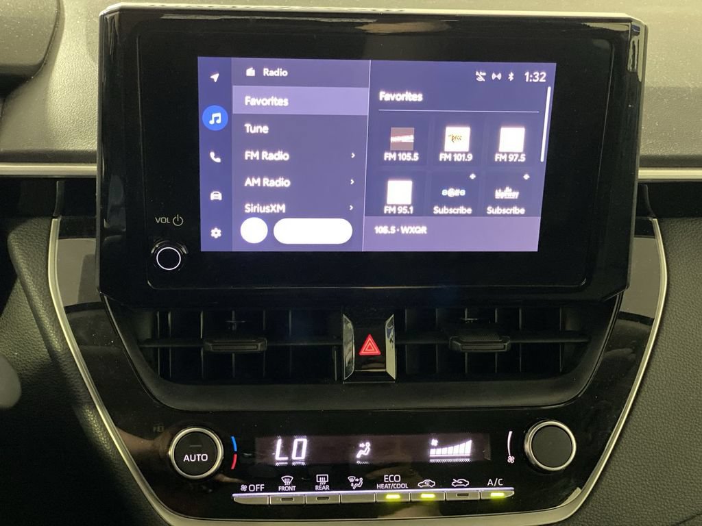 Used 2025 Toyota Corolla LE FWD image 12